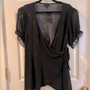 🆓📦 Torrid Studio Knit Chiffon Puff Sleeve Rose Print Wrap Top